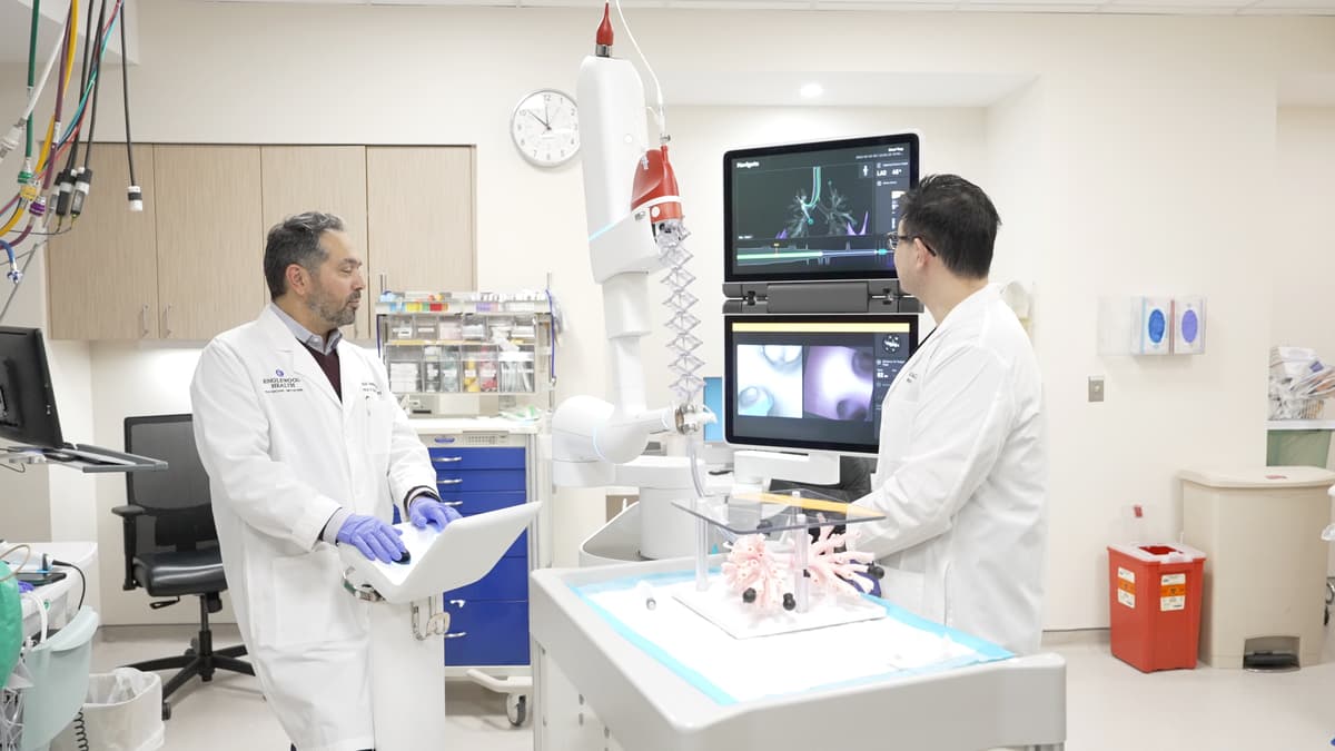 Empiece vídeo: Robotic bronchoscopy for lung cancer diagnosis